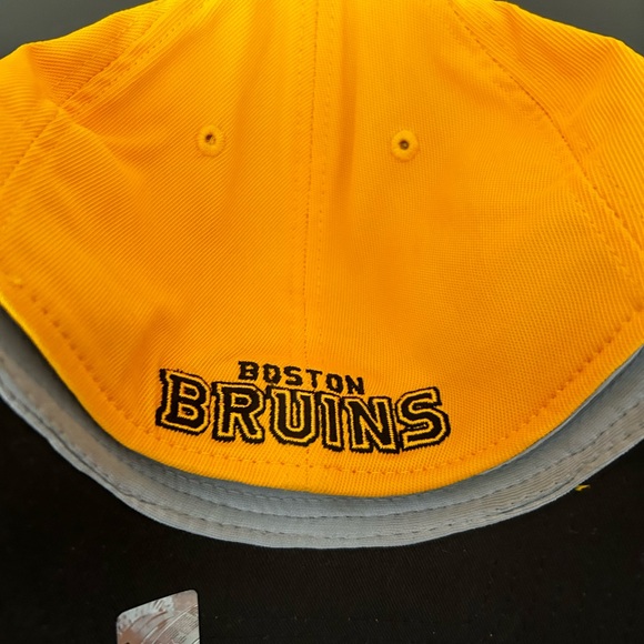 Boston Bruins Hat - Large/XL - Picture 2 of 3